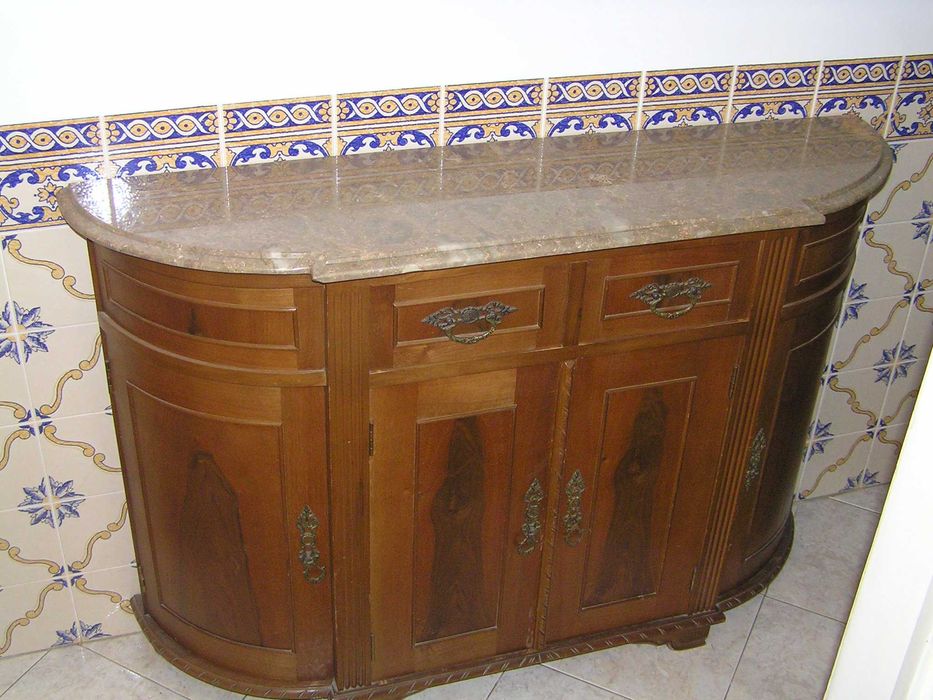 Móvel Sapateira c/Tampo Mármore (120X31X81)