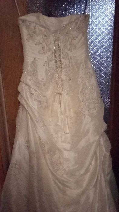 Продам свадебное платье Mori Lee со шлейфом (размер 12-14)