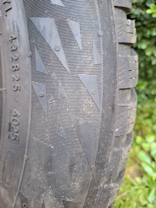 Koła 16" do Sharan/Alhambra Nokian Tyres Zimowe  205/60r16 jak nowe.