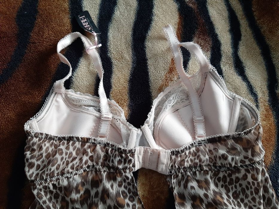 Бюстье    и халат