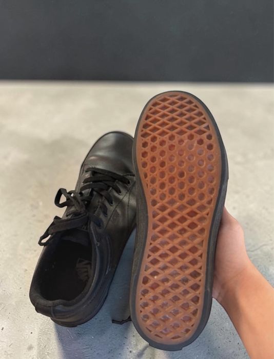Czarne trampki Vans Rozmiar 38, stan bardzo dobry.