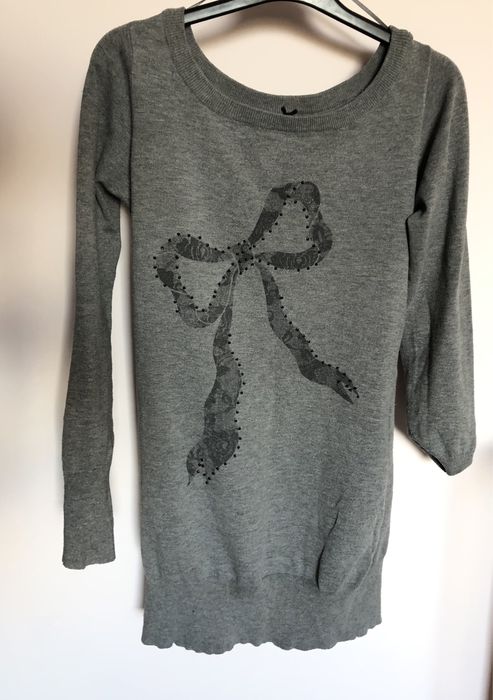 Długi sweter Reserved