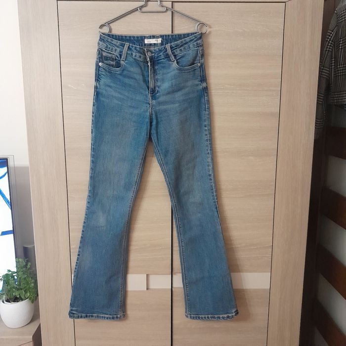 Spodnie jeansowe dzwony