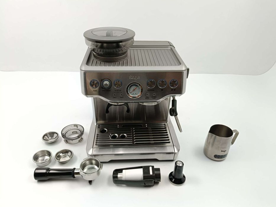 Ekspres kolbowy Sage the Barista Express SES875BSS