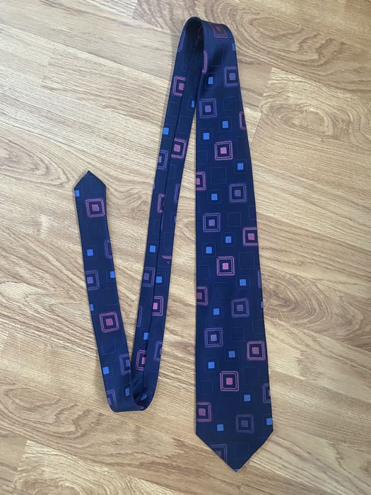 Gravata Azul Marinha com Quadrados