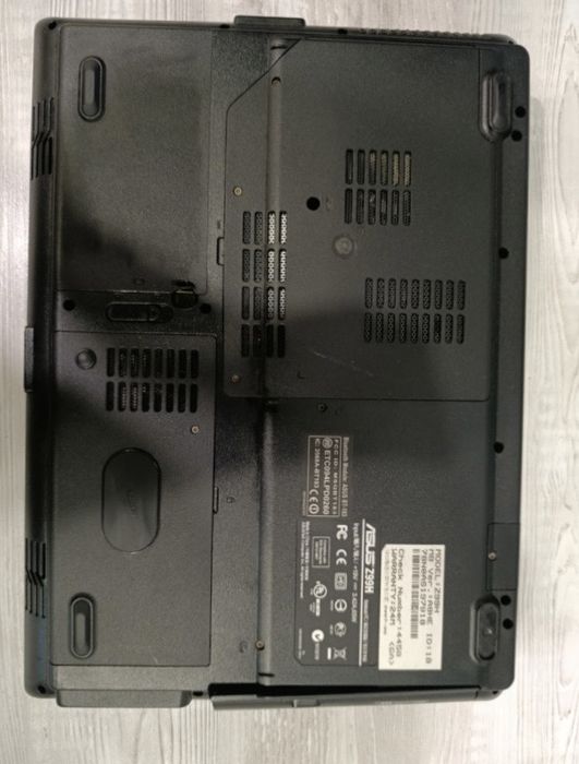 Ноутбук Asus Z99H (14,1"/Celeron M 520/DDR 512Mb/HDD 120Gb)