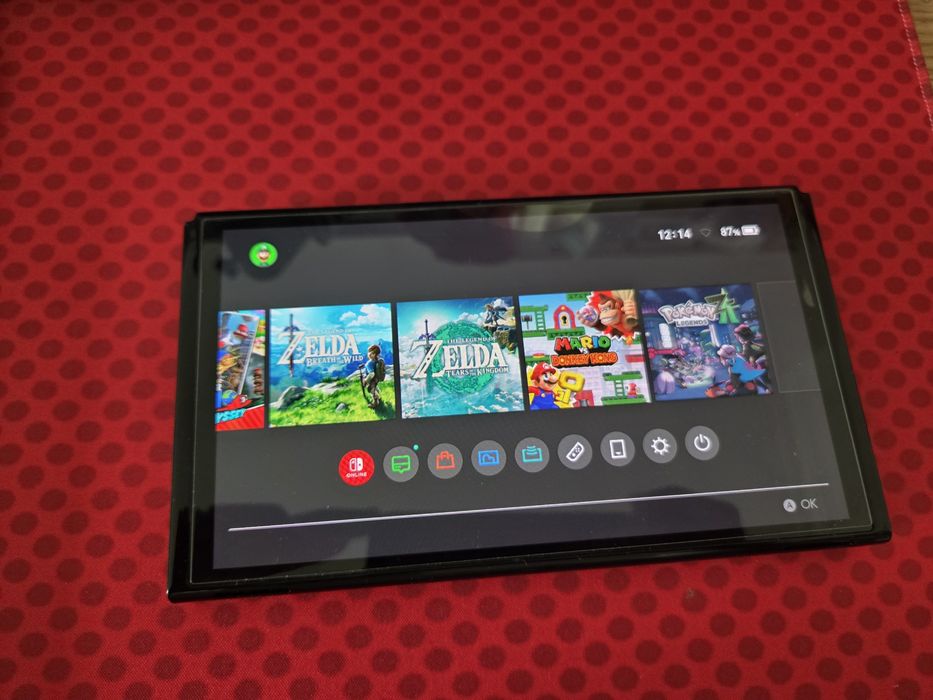 Nintendo Switch OLED desbloqueada 128gb 

Consola pronta a jogar, com