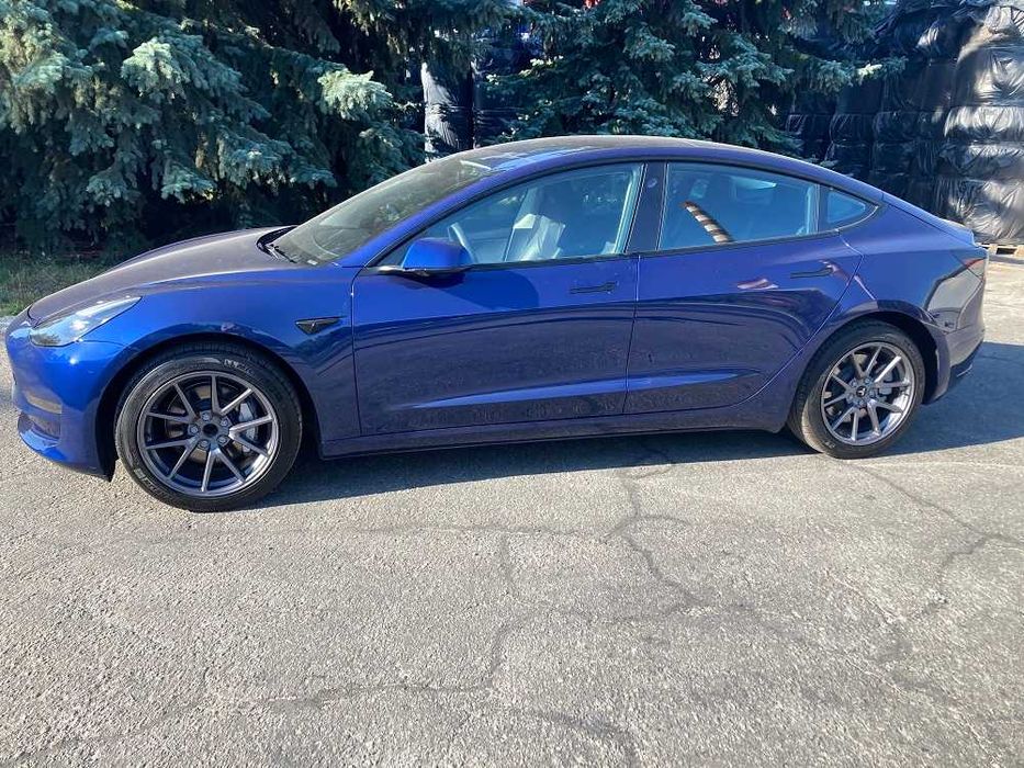Аренда авто Tesla Model 3