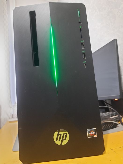 Продам пк HP ryzen 5 2400g 8 потоков рам12 ссд128
