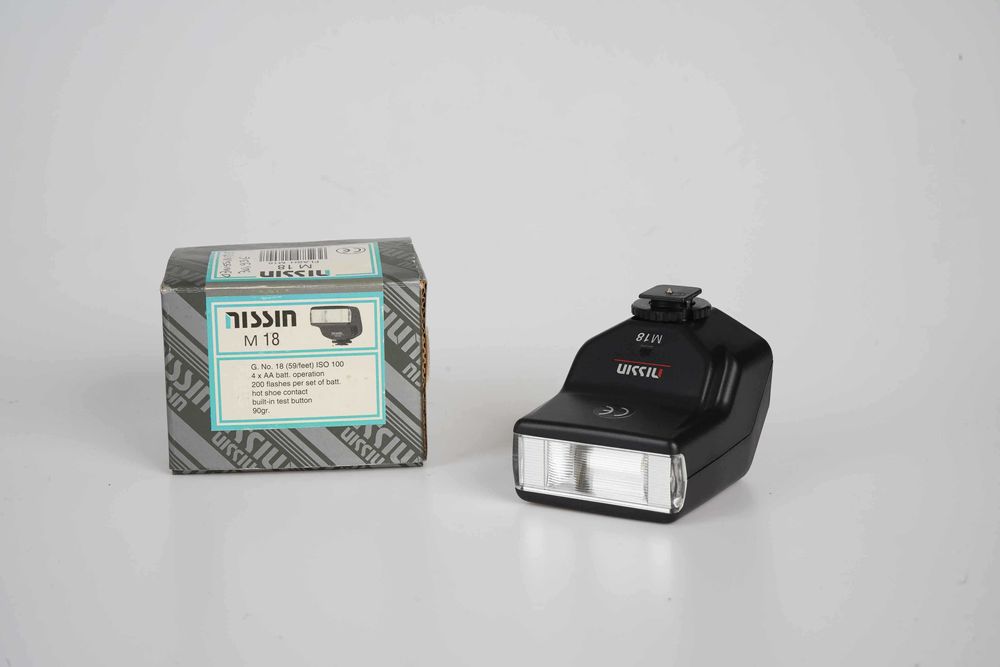 Flash Nissin M18