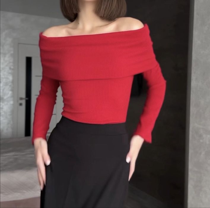 Червона кофта/лонгслів