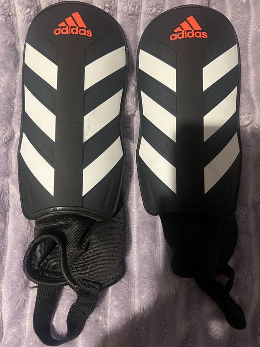 Щитки футбольные Adidas