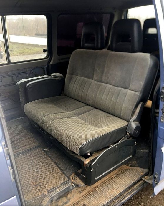 Бус Mitsubishi L300