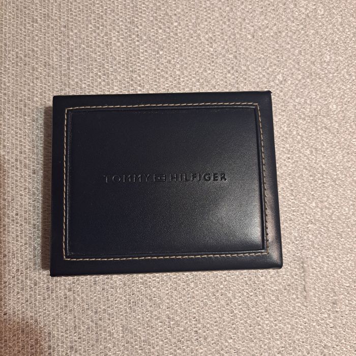 Pudełko na portfel tommy hilfiger