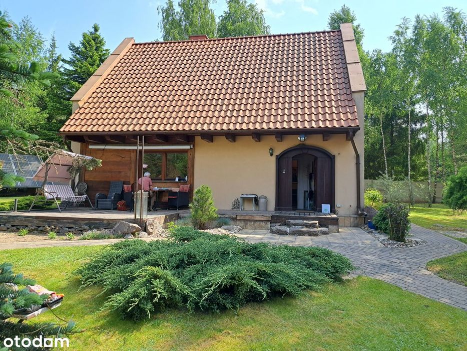 Dom wolnostojący 109m2 + 35m2 w spokojnej okolicy