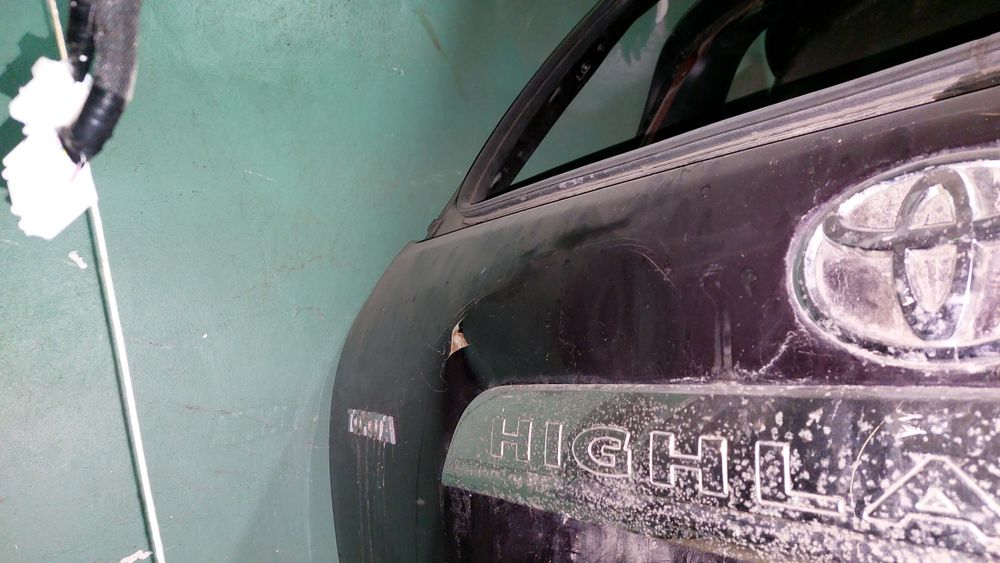 Toyota Highlander 08-13г.в крышка багажника ляда под ремонт