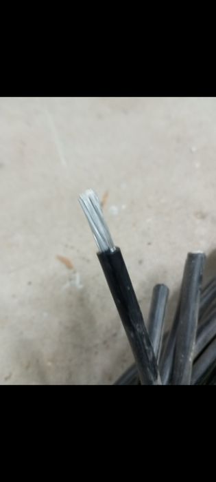 Cabo elétrico trifásico
