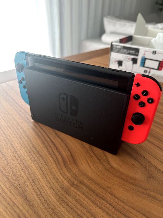 Nintendo Switch Edição Neon (Azul/Vermelho)