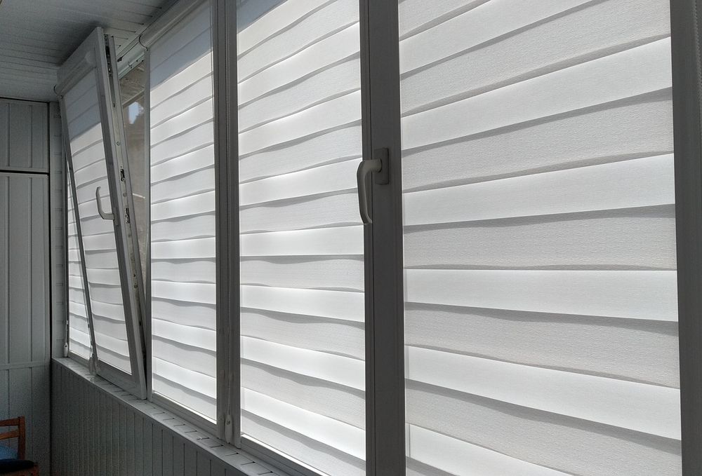 Тканевые ролеты. Рулонные шторы ДЕНЬ - НОЧЬ.