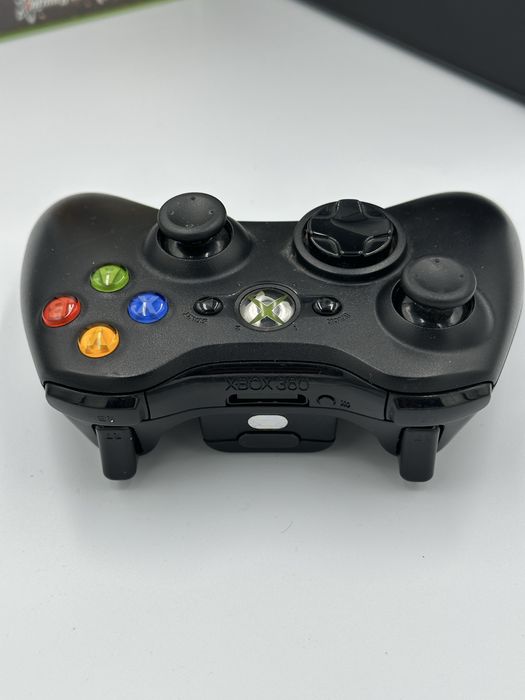 Zestaw Xbox 360 Slim 250 GB + Kontroler, zasilacz i gra COD MW2