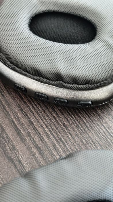 Auscultadores headphones Bluetooth Novos