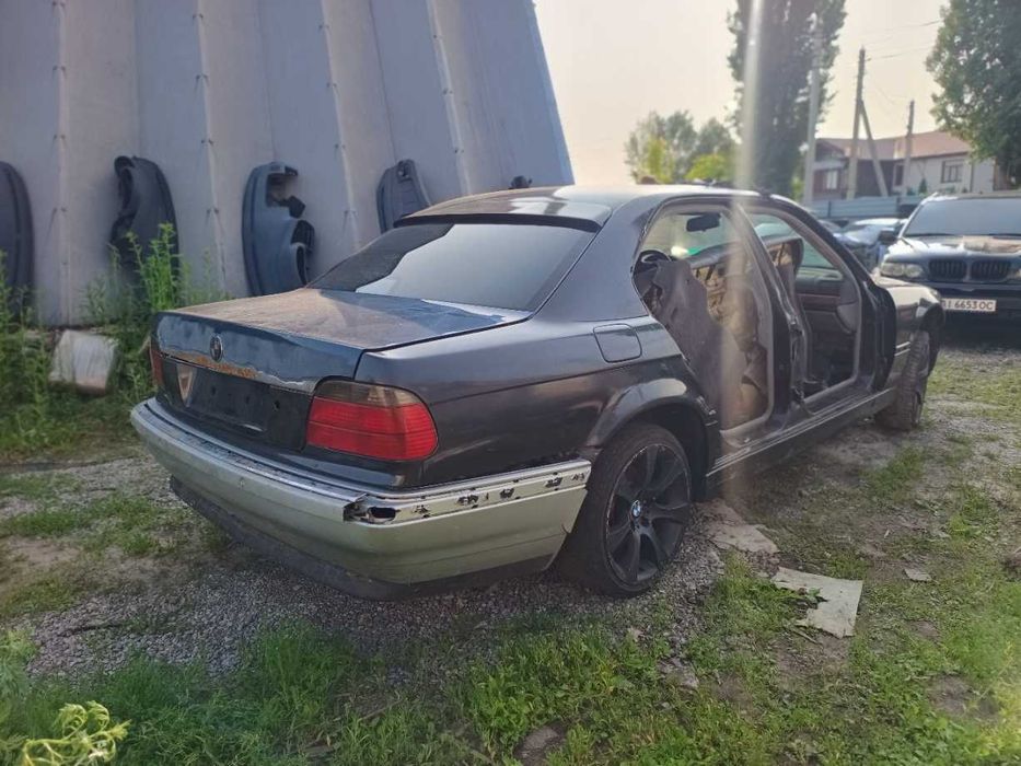 Кузови з переоформленням BMW e38