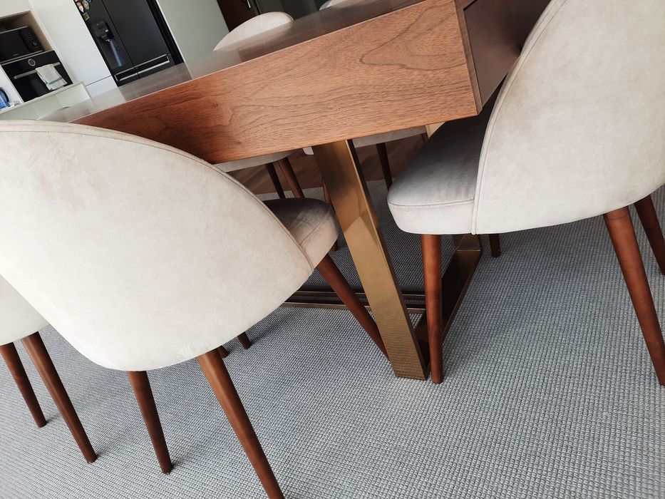 Mesa Jantar Nogueira + Base Inox Dourado - Extensível