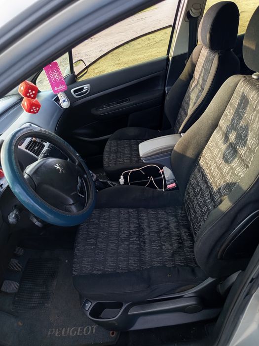 Продам Пежо 307.   2 л HDI