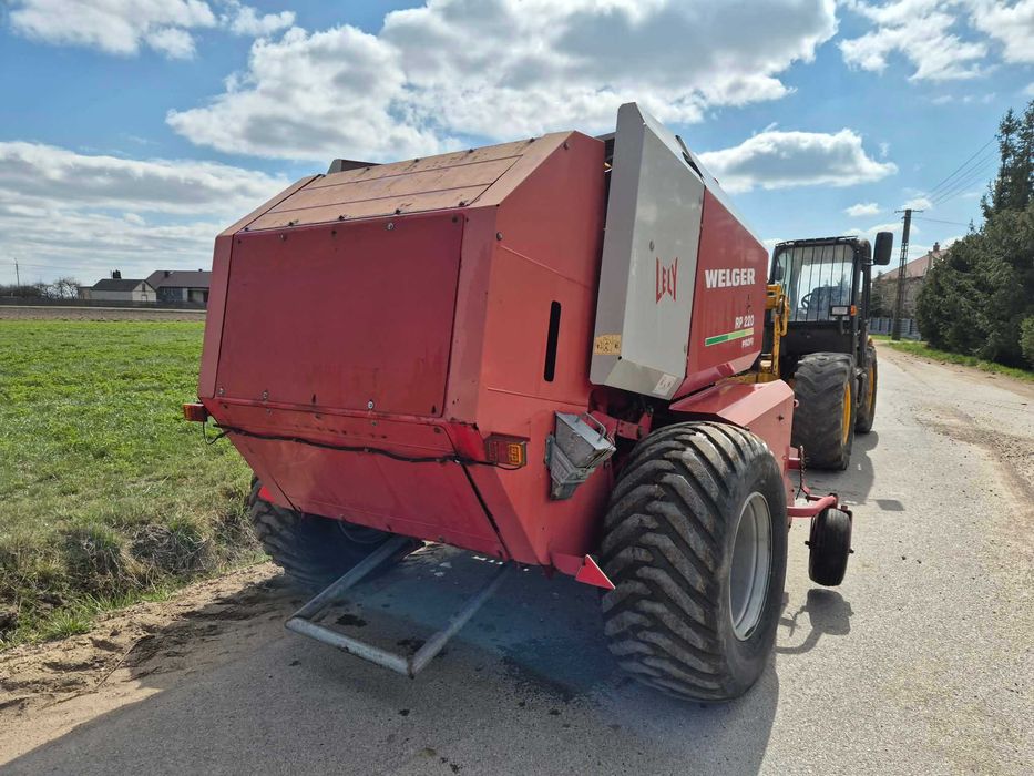 Prasa rolująca belarka Welger RP 220 Lely.  Okazja.  Piękna.