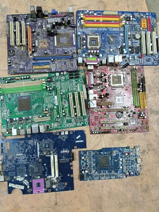 Плати, радіодеталі