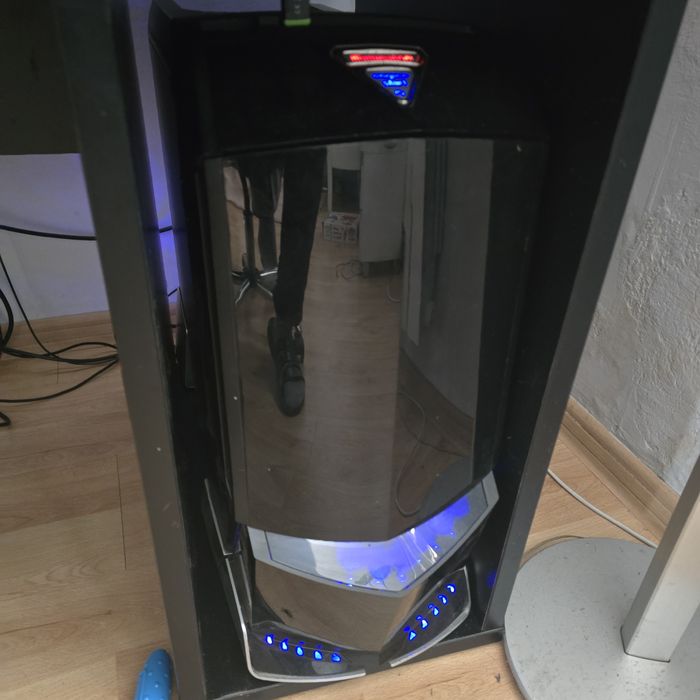 Komputer stacjonarny 12 GB graf ,24 GB ram .