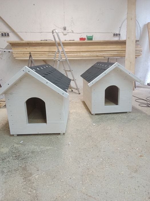 Buda dla psa drewniana