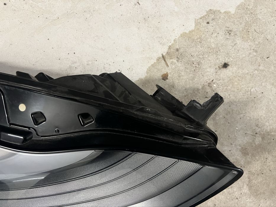 Фара передня tesla Y