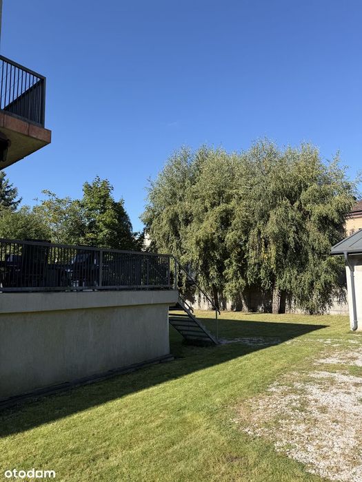 Dom wolnostojący ok. 275 m² działka 840 m² garaż 3-stanowiskowy 56 m²