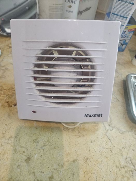 Tenho este exaustor de casa de banho