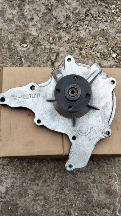 Водяная помпа Газ 53; 66 ,3307.