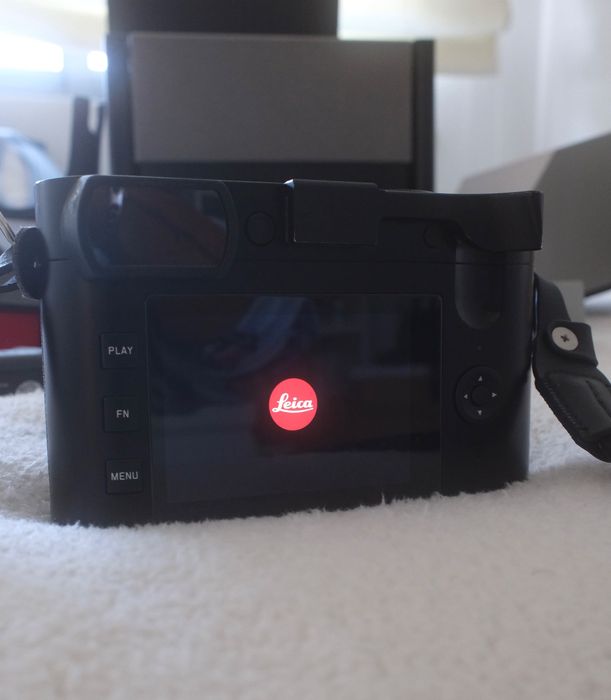 Leica Q2 com Extras