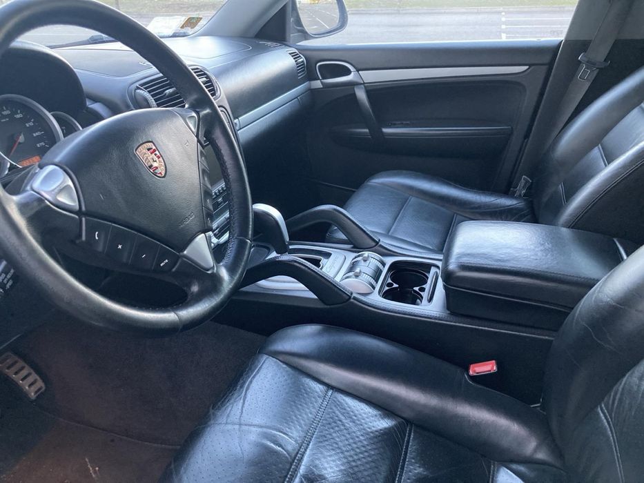 Продам Porsche Cayenne 4,5