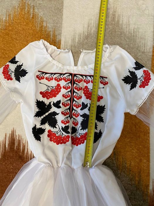 НОВЕ дитяче вишите плаття, зріст 152 см
