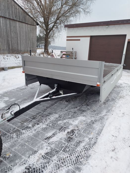 Przyczepka samochodowa