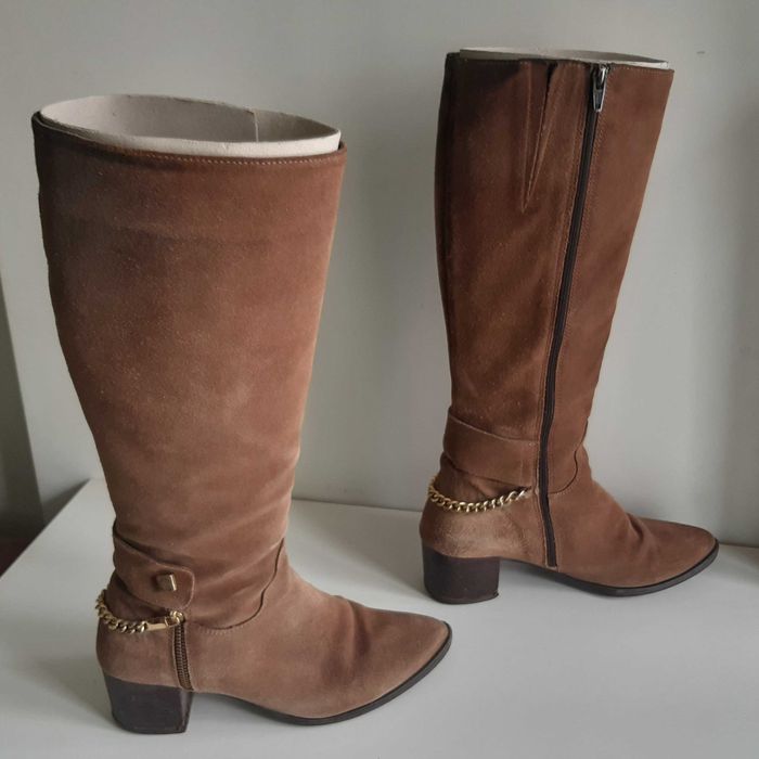 Botas Senhora Cano Alto Camurça tam. 35/36 Estimadas
