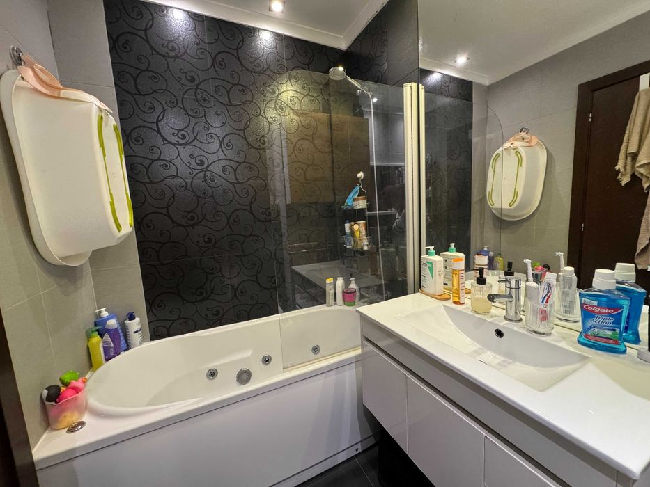 Apartamento T2 na Rua Professor Doutor Egas Moniz, Montenegro