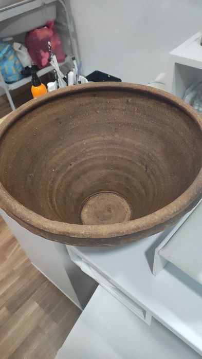 Alguidar muito antigo em barro