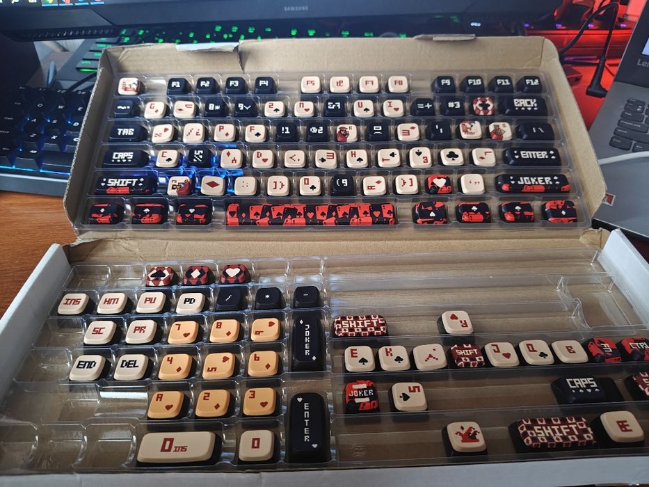 Кейкапы козырные