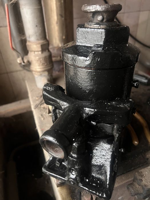 Продам домкрат 12 тонний одноштоковий