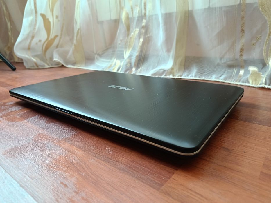 Сучасний Asus VivoBook Max2023 стан нового