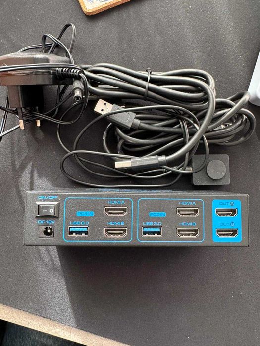 KVM Switch 2PC 2 Monitores novo