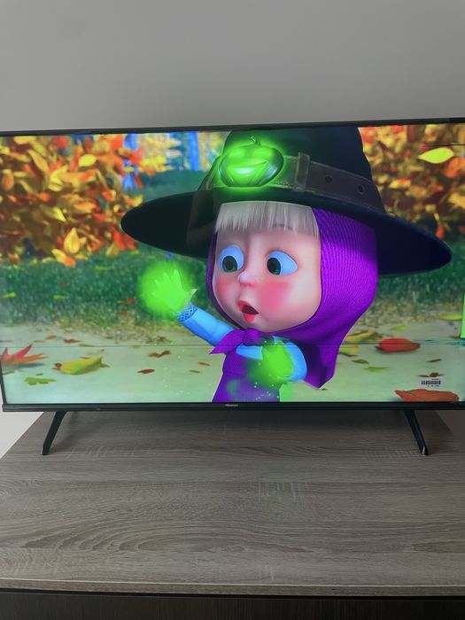 Продам телевізор Hisense SMART TV 43 дюйми