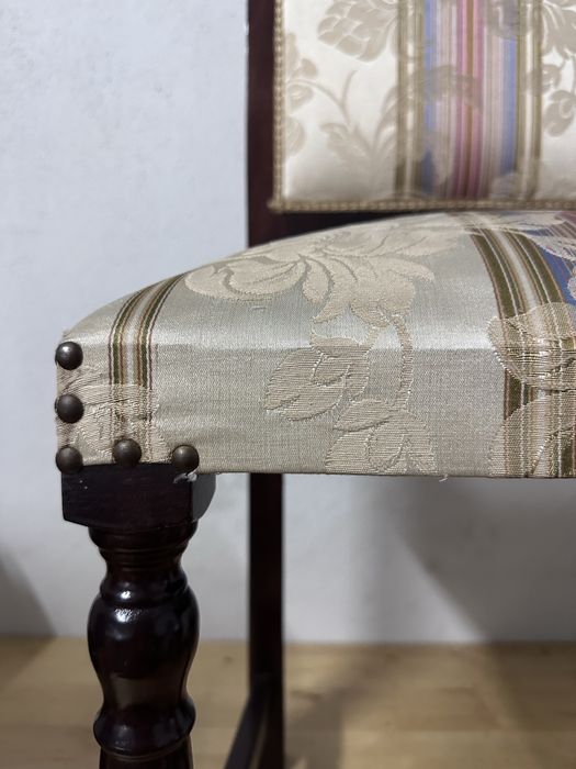 Cadeira sala quarto estofada branca creme antiga vintage