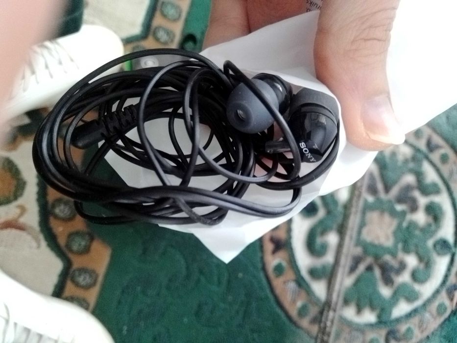 Auriculares antí ruido ideais para podcasts ou outro